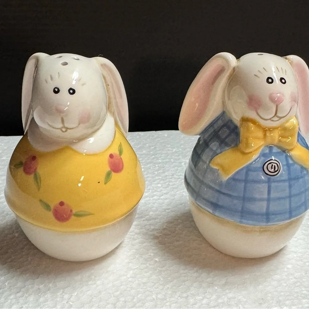 Charming Bunny Salt and Pepper Shaker Set